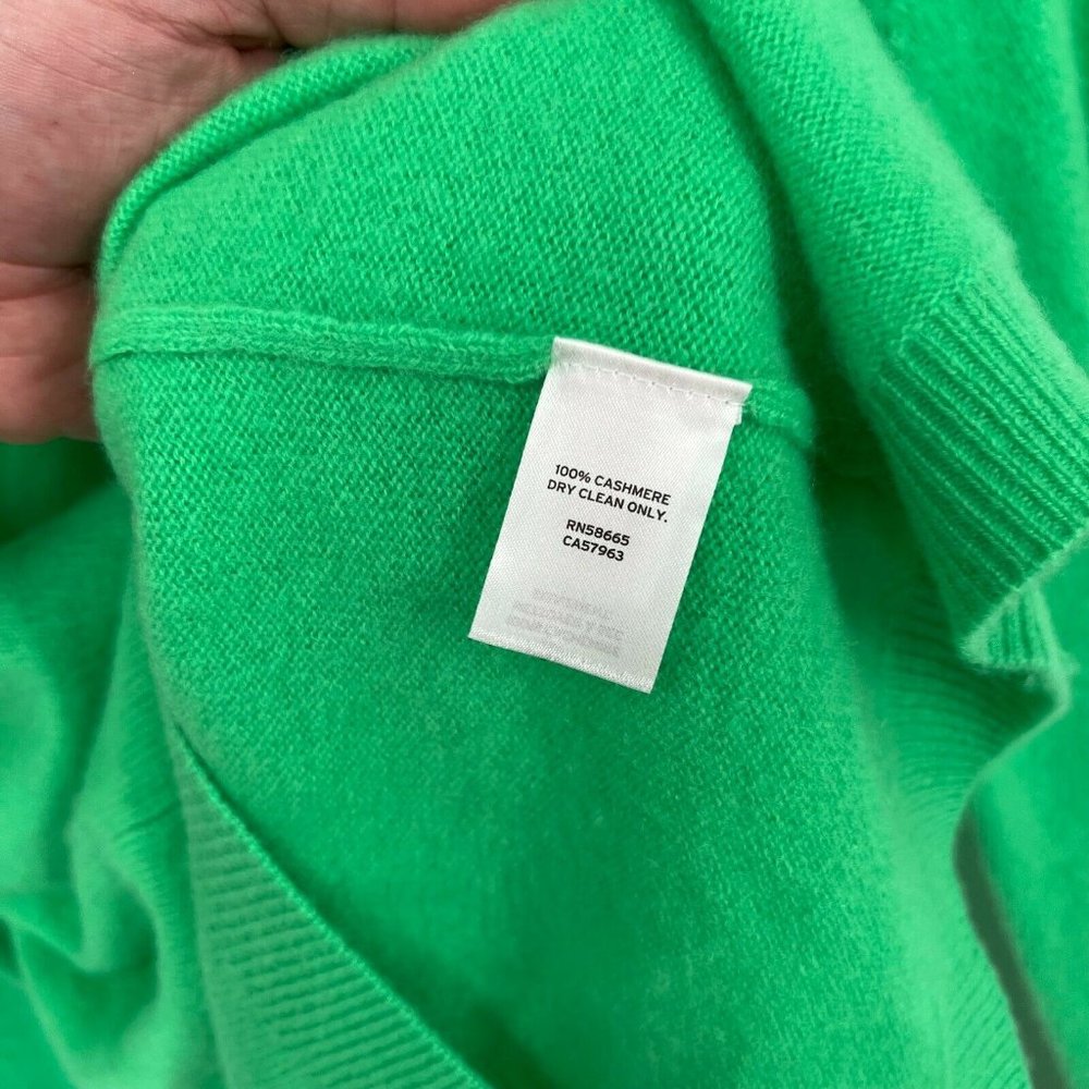 NWT Nordstrom 100% Cashmere Essential V-Neck Pullover Sweater Women's L Green - Picture 7 of 9